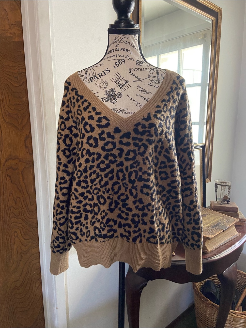 Old Navy Leopard V-Neck Sweater - Brown/Black